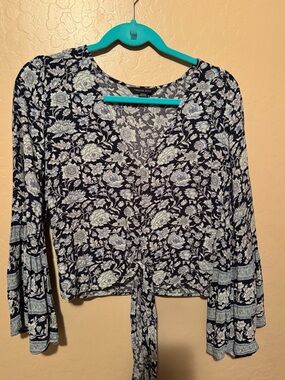 American Eagle Outfitters Navy Floral Tie-Front V-Neck Top